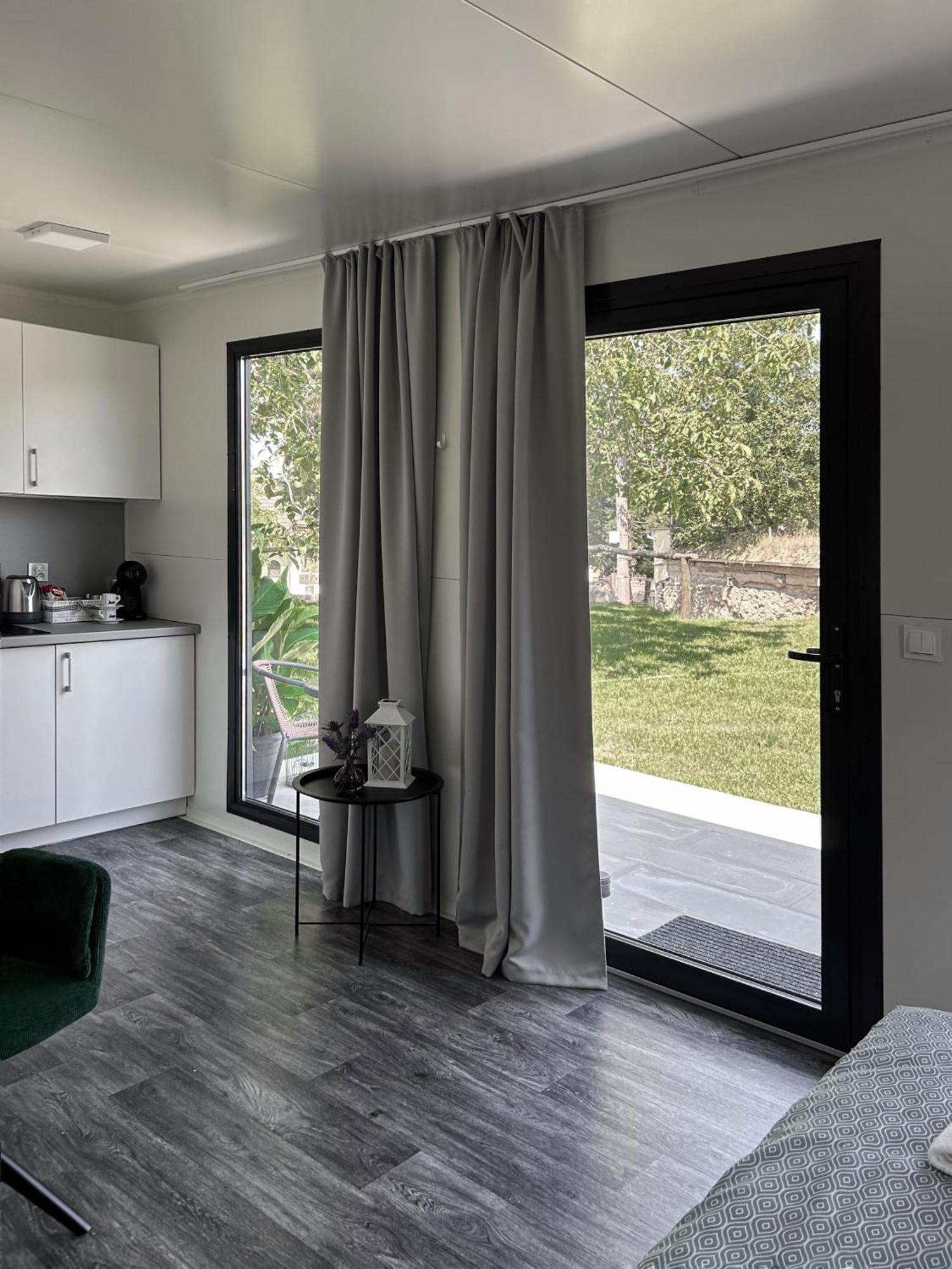 Tiny House Mezi Sklepy Apartment