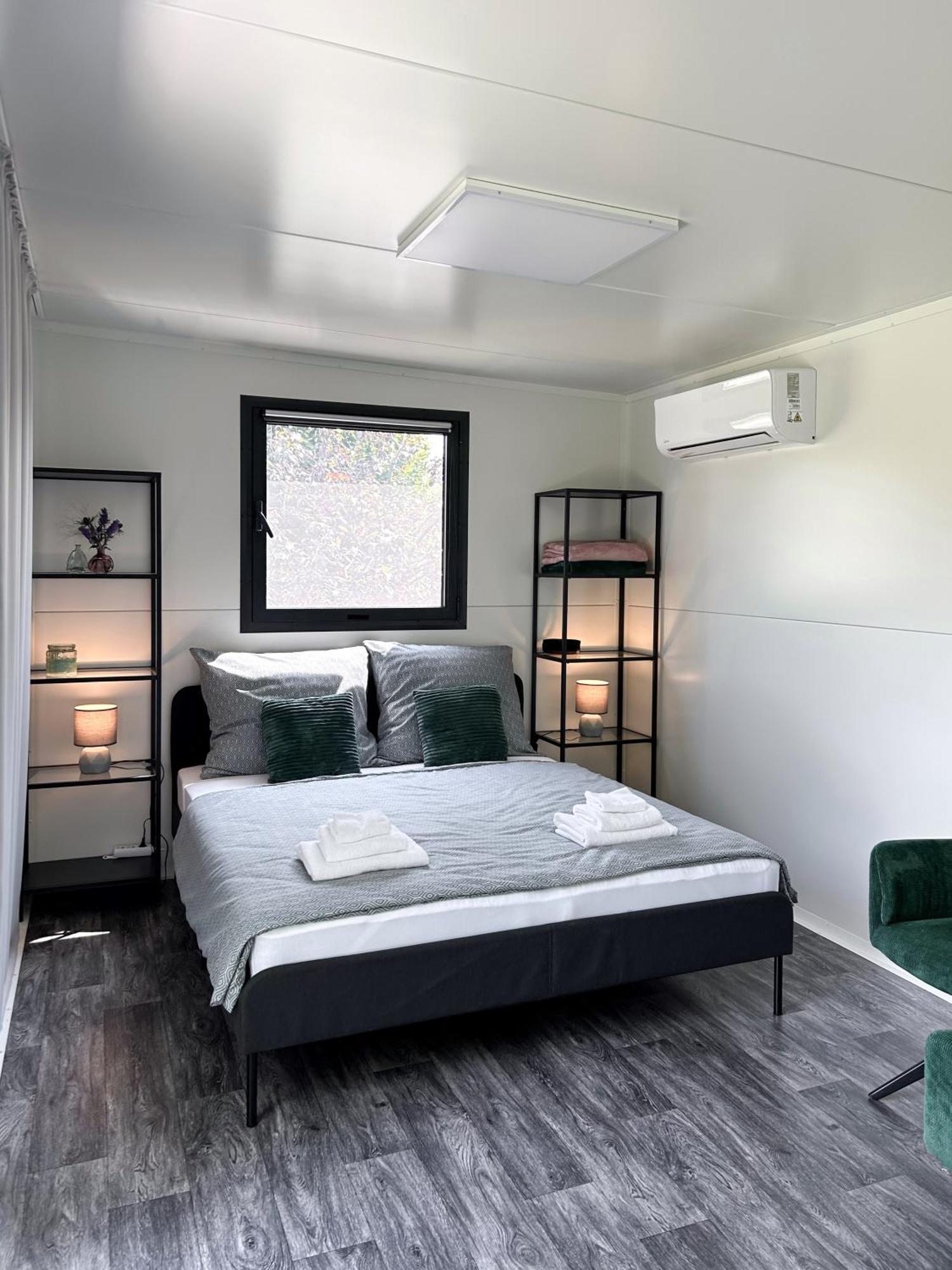 Tiny House Mezi Sklepy Apartment *